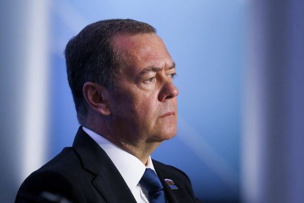 МРОТ в 2026 году почти на треть превысит установленный в стране прожиточный минимум заявил Дмитрий Медведев Подписаться на Говорит Москва Telegram VK MAX