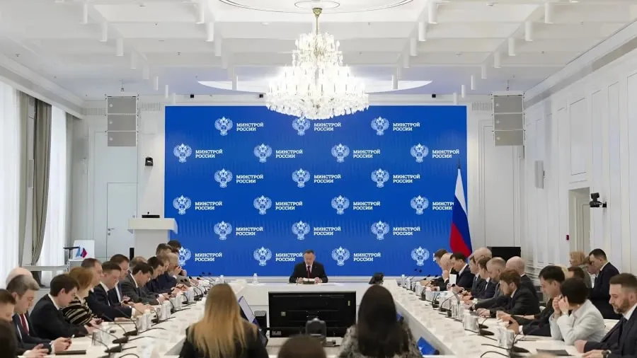 Число выданных в РФ льготных ипотек в апреле выросло на 4 По данным за период с 1 по 28 апреля по льготным программам выдано 28 тыс кредитов это на 4 выше уровня марта Всего в марте выдали 77 тыс ипотек из них по льготным программам 33 тыс 27 тыс из них Семейная ипотека Эти и другие вопросы обсудили на еженедельном совещании в Минстрое России Глава ведомства Ирек Файзуллин поздравил всех с наступающим Днём Победы В ходе совещания также проанализировали кассовое исполнение бюджета в рамках нацпроекта Инфраструктура для жизни ситуацию в жилищном строительстве и задачи по совершенствованию законодательной базы Подробнее   Подпишись на MASHNEWS в МАХ