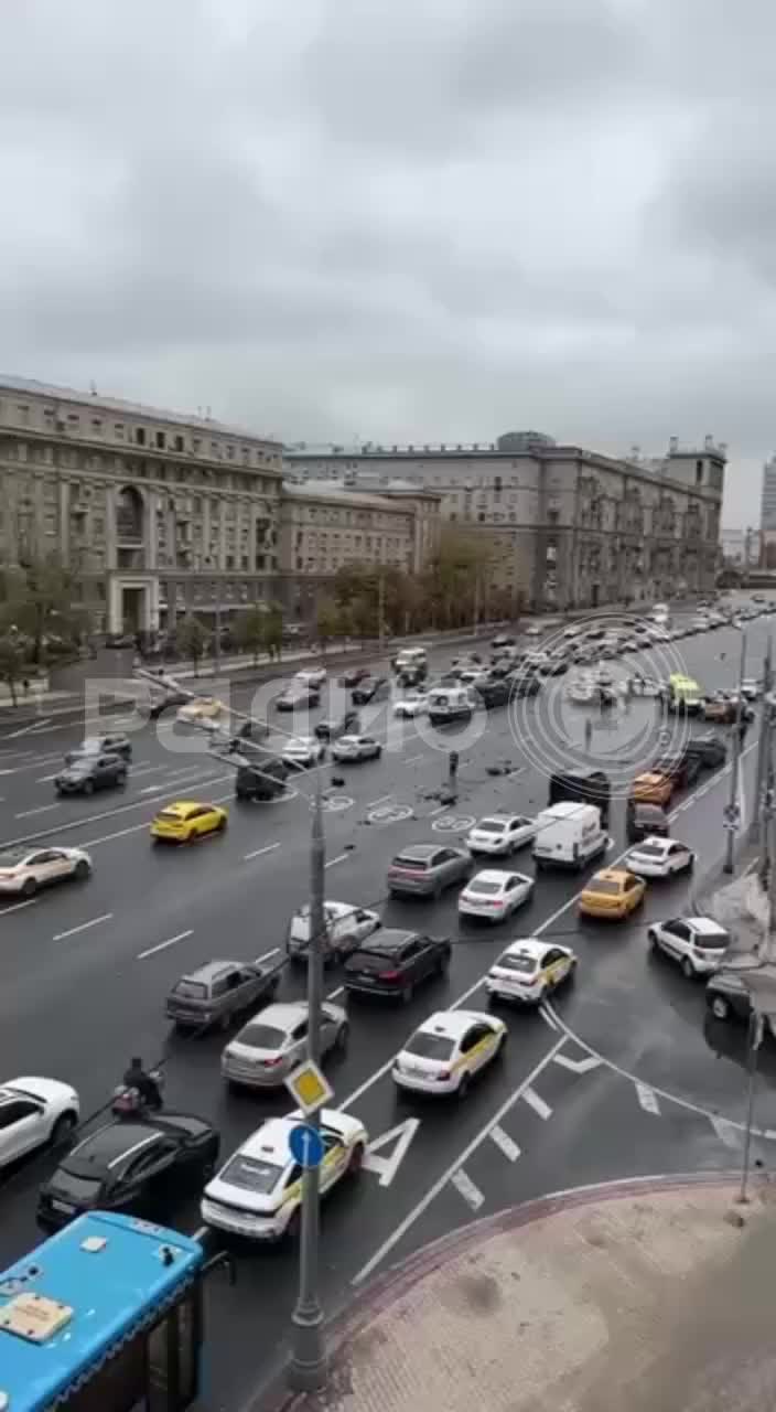 Столкновение четырех автомобилей на Кутузовском проспекте в Москве