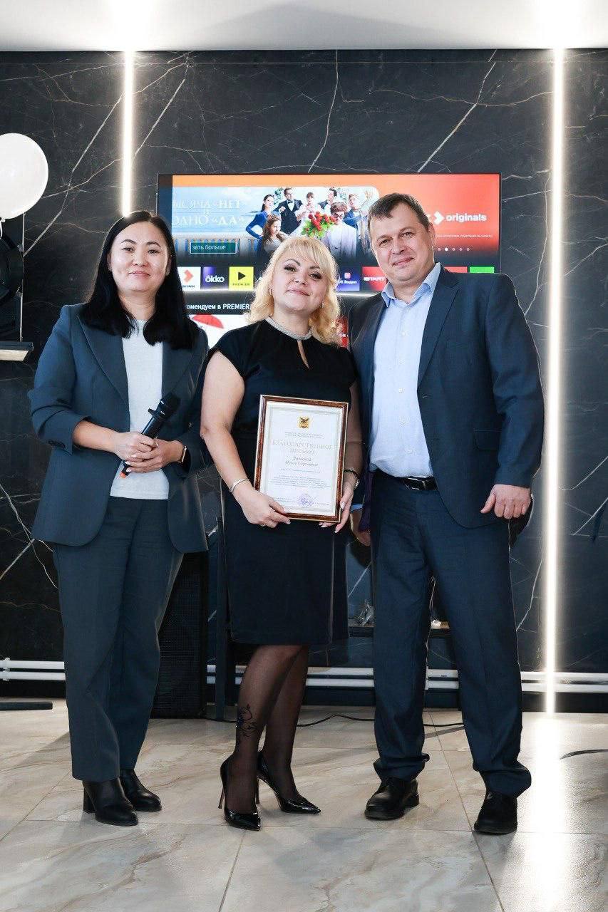 В Забайкалье будет создано почти 500 рабочих мест все благодаря господдержке Сначала 2025 года малый и средний бизнес региона получил 1 миллиард 338 миллионов рублей в виде государственной поддержки Объем поддержки приоритетных отраслей составил 1 миллиард 135 млн рублей производство сервис туризм логистика с х или 85 поддержан238 субъектов МСП или 78 от общего числа поддержанных субъектов МСП объем поддержки в муниципальных образованиях составил 595 млн рублей или 45 поддержано 196 субъектов МСП Количество создаваемых рабочих мест 433 единицы