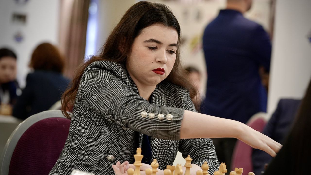 Сборная России лидирует в своей группе на ЧМ Россиянки единственные набрали максимум возможных очков 4 из 4 Сегодня наша сборная также сыграет два матча со сборными Испании и Азербайджана   верим в победу Ph FIDE chessgames