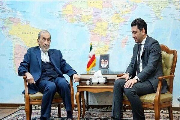 Иран выступает против плана президента США Дональда Трампа по Кавказу поскольку он представляет серьезную угрозу безопасности Ирана Об этом как сообщает Mehr заявил на встрече с послом Армении в Тегеране Григором Акопяном старший советник лидера Исламской революции по международным делам Али Акбар Велаяти Так называемый план Трампа в отношении Кавказа ничем не отличается от Зангезурского коридора и Исламская Республика категорически против него сказал он Велаяти пояснил что коридор создает условия для присутствия НАТО к северу от Ирана и представляет серьезную угрозу безопасности для северного Ирана и юга России Он отметил что США вторгаются в регион в военном отношении под предлогом осуществления экономической деятельности Подписаться на Анив Армения