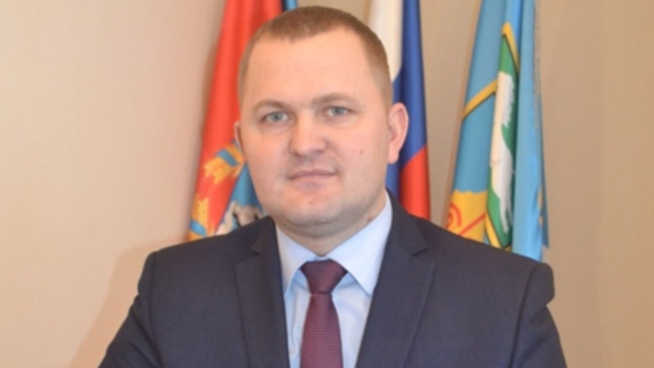 Губернатор Алтайского края утвердил Максима Сабыну и о главы Первомайского района С 8 сентября в Первомайском районе сменилось руководство Губернатор Алтайского края назначил исполняющим обязанности главы района Максима Николаевича Сабыну Документ официально вступил в силу 8 сентября Теперь Сабына будет временно руководить районом до дальнейших кадровых решений Фото администрация города Барнаула