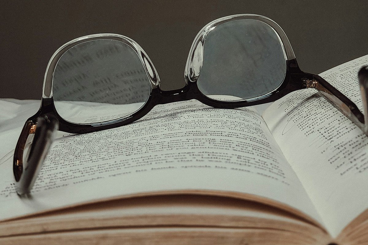 Чилить стал самым популярным глаголом в России за последнее время рассказала ректор Московского государственного лингвистического университета Ирина Краева Чилить сленговое слово которое означает отдыхать По словам ректора также часто используются в разговорах словам вайб глазурь и дубайский шоколад Краева отметила что сейчас идет активная работа по упорядочиванию словарного состава в части заимствований Больше новостей в Daily News