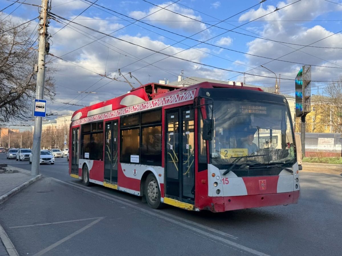 Новые автобусы в Туле приедут из Челябинска   Глава региона сообщил, что в областной столице в тестовом режиме запустят новый троллейбус с автономным ходом, который прибудет с Урала.  Ждем обновления всего парка электрического транспорта.  ↗  Подпишись на «Тула №1»