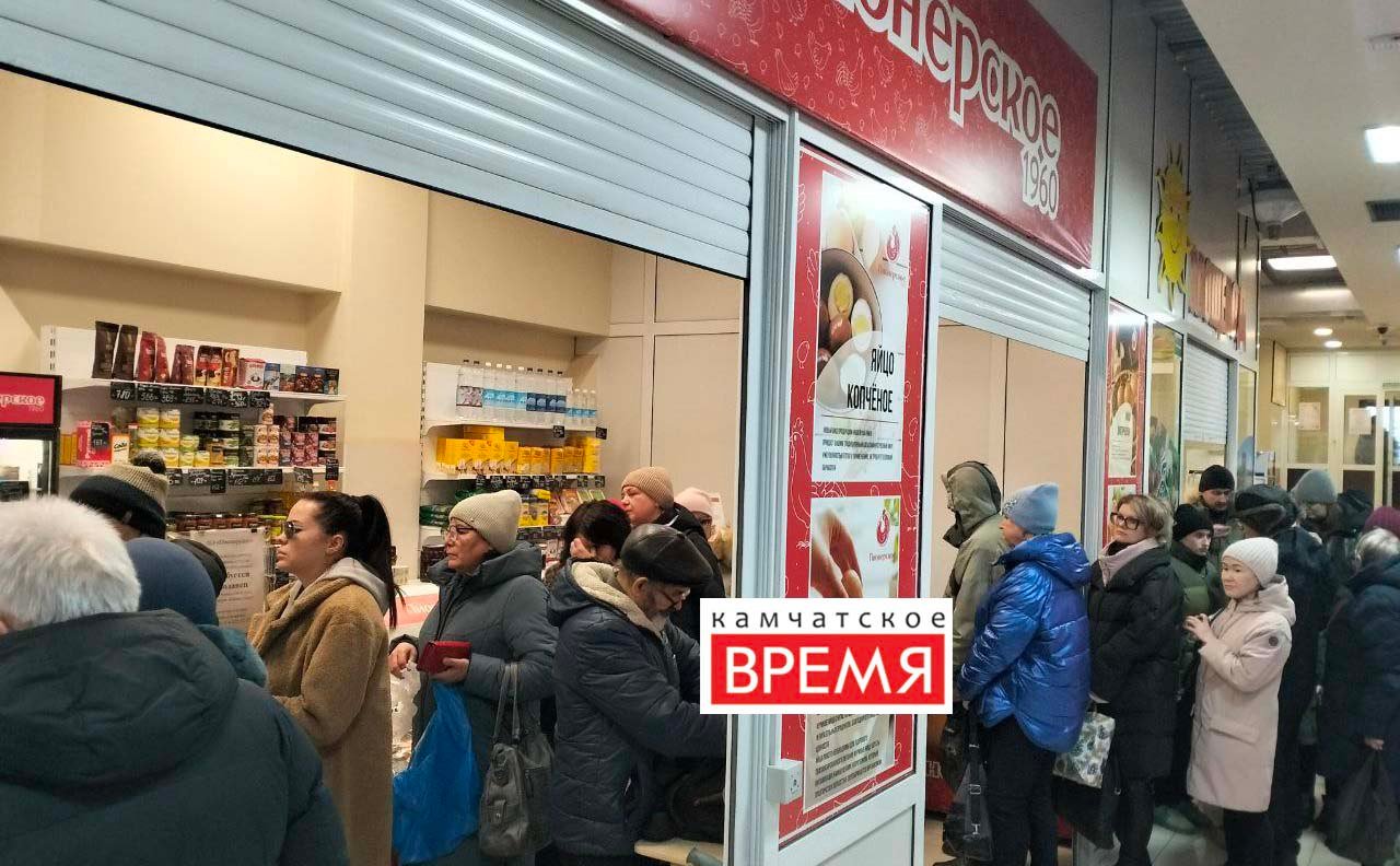 В Петропавловске стартовали продажи местных огурцов по 325 рублей за кило  Не везде они прошли гладко  Огурцы продают в торговых точках птицефабрики «Пионерское». Подробности по ссылке: