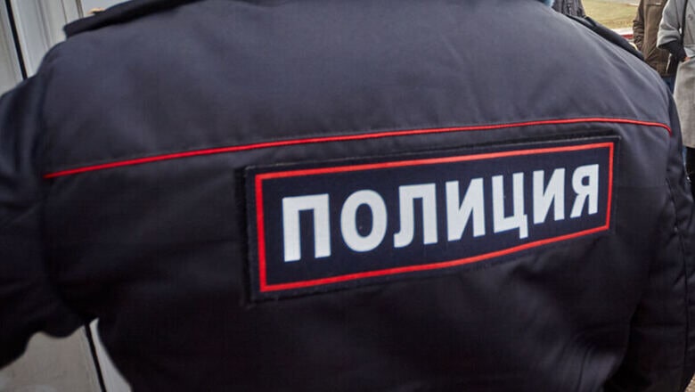 Сотрудники полиции Коркино вернули похищенный велосипед В дежурную часть отдела полиции обратилась местная жительница, сообщившая о хищении детского велосипеда из подъезда дома по улице Сони Кривой. Полицейские незамедлительно приступили к поиску злоумышленника. С целью раскрытия преступления они установили и опросили свидетелей, определили маршрут передвижения злоумышленника, отработали места возможного сбыта похищенного. Вскоре сотрудники уголовного розыска отдела полиции установили и задержали подозреваемого – ранее судимого 32-летнего местного жителя, проживающего в этом же доме. В отношении задержанного возбуждено уголовное дело по признакам преступления, предусмотренного частью 2 статьи 158 УК РФ Кража . Похищенный велосипед возвращен законному владельцу. #мвд74 #полиция74 #челябинскаяобласть #коркино