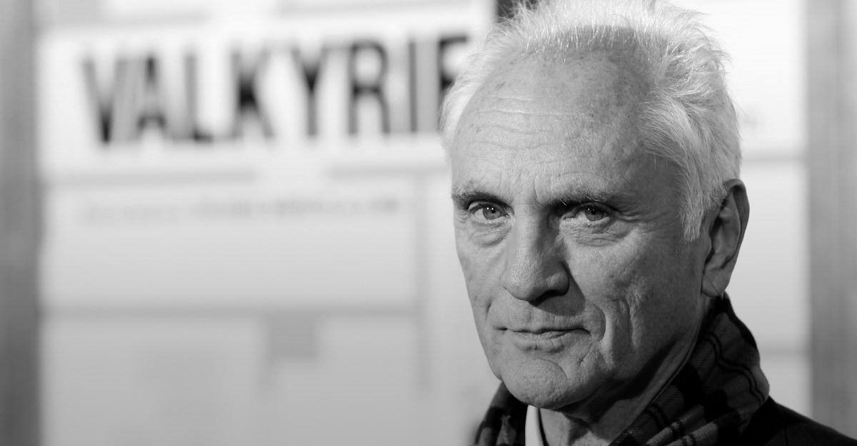 Умер британский актер Теренс Стэмп — звезда «Супермена» и «Звёздных войн». Ему было 88.   На счету актёра более 80 фильмов, среди них «Коллекционер», «Всегда говори “Да”» и «Особо опасен»    Прямой эфир