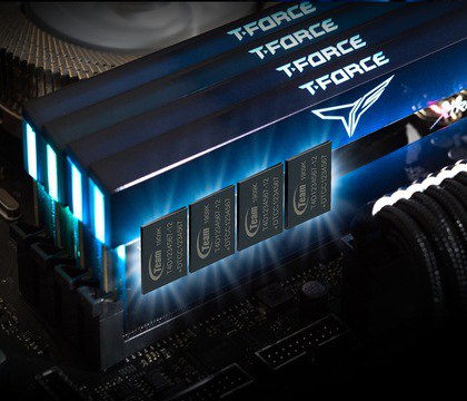 В TrendForce ожидают что в первом квартале 2026 года цены на DRAM для ПК вырастут более чем на 80 Издание TechRadar сообщает что специалисты аналитической компании TrendForce опубликовали свежий прогноз по спотовым ценам на DRAM в первом квартале 2026 года Аналитики утверждают что производители DRAM все сильнее смещают внимание в сторону серверов и сегмента искусственного интеллекта постепенно сокращая поставки для рынка ПК