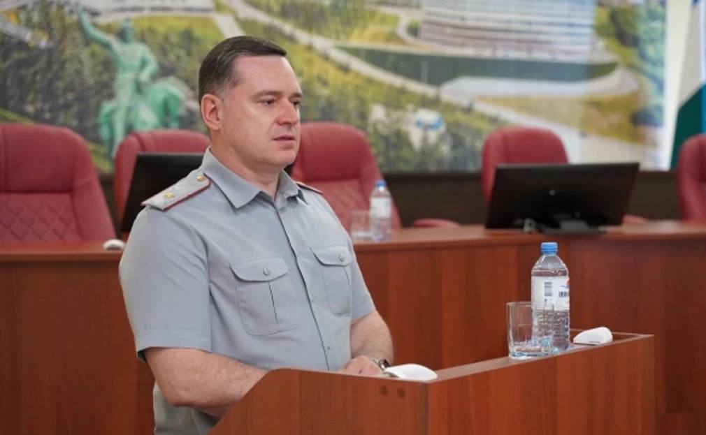  Начальнику УФСИН по Башкирии заменили СИЗО на домашний арест Cоветский райсуд Уфы по ходатайству следствия изменил меру пресечения начальнику управления ФСИН по Башкирии Владиславу Дзюбе. Арест заменили на домашний. Следователь на заседании заявил, что Дзюба признал свою вину, оказывает содействие следствию, и с учетом личности обвиняемого и обстоятельств дела просил суд удовлетворить ходатайство. РБК-УФА