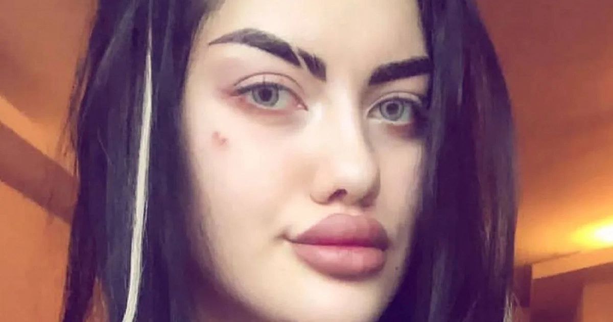 Полиция ищет напавших на бывшую участницу «Пацанок» в центре Краснодара Конфликт возник около ночного клуба на улице Красноармейской. Группа мужчин сочла поведение 25-летней девушки некорректным, высказав претензии по поводу стиля жизни и внешнего вида. Блогера Владлену Аврамову и её спутников подвергли физическому насилию, результатом которого стали ушибы, перелом носа и разбитый телефон. Полиция ведёт работу по поиску злоумышленников и оценке тяжести нанесённого вреда здоровью. соцсети Влады Алчи Написать в редакцию/заказать рекламу: Подписаться на «Утренний Юг»