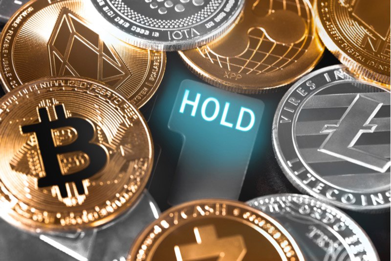 Выпускатель USDT вошел в ТОП-20 владельцев госдолга США Эмитент крупнейшего стейблкоина USDT, компания Tether, стала 18-й по величине владельцем казначейских облигаций США, потеснив Южную Корею. Активы Tether в гособлигациях составили 127млрд∶прямыевложения—105,5 млрд, косвенные — $21,3 млрд. Это значит, что частная компания владеет государственным долгом США в большем объеме, чем многие экономически развитые государства, включая Норвегию, Бразилию и Индию. Рыночная капитализация USDT также растет, достигнув $163,6 млрд. Генеральный директор Tether Паоло Ардоино подчеркнул растущую надежность компании, подкрепленную результатами второго квартала 2025 года.