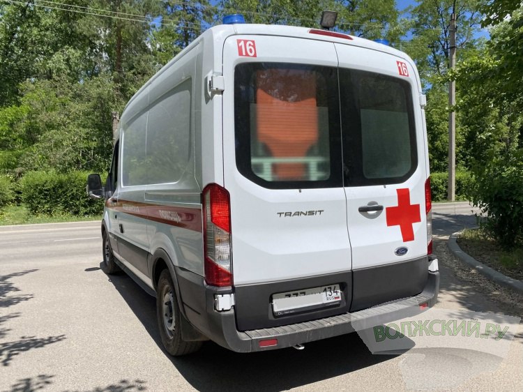 В Волжском еще одного ребенка сбили на внутриквартальной дороге Уже второе ДТП с ребенком на дворовой территории произошло в Волжском за последние два дня. Накануне, 27 мая, под колесами автомобиля пострадал 14-летний подросток. Как сообщили Волжский.ру в пресс-службе ГУ МВД по региону, ДТП произошло около 18.00 часов в 12 микрорайоне. Подробнее на Волжский.ру: