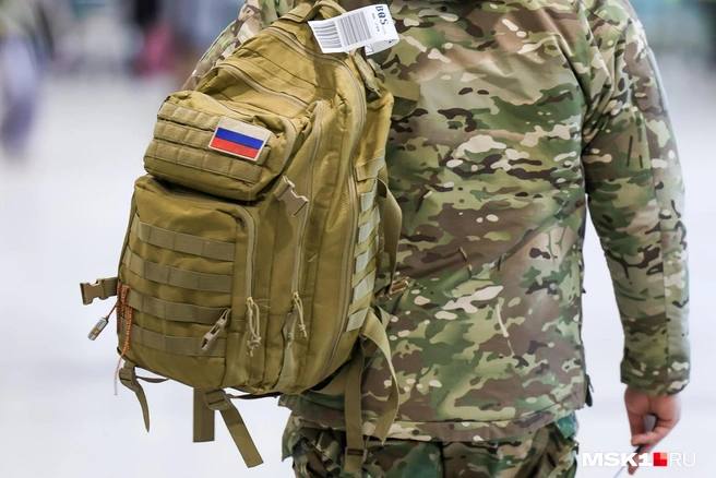 Омича освободили из двухлетнего украинского плена, пишет депутат Госдумы Оксана Фадина. ⏺Очередной обмен пленными прошел накануне. Поиск военного велся с июля 2023 года. Сначала нужно было подтвердить, что мужчина находится в плену, после его включили в список обмена с украинской стороной. ⏺По данным Минобороны, всех освобожденных военных отправят на лечение и восстановление в медучреждения ведомства. ⏹
