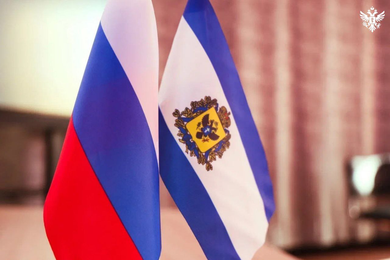 В Правительстве Херсонской области утвердили ключевые направления работы на 2026 год На оперативном совещании Правительства Херсонской области утвердили ключевые направления работы на 2026 год Особый фокус будет сделан на решении кадрового вопроса и развитии детских школ искусств За неделю в правительство поступило свыше 100 обращений жителей по вопросам энергетики медицинской помощи и оплаты труда Все обращения взяли в работу включая проблему отсутствия хирурга в Нижних Серогозах Семь детских школ искусств Херсонской области где учатся 538 детей уже получили новое оборудование на 4 5 миллиона рублей В декабре завершат капитальный ремонт Генической детской школы искусств а в 2026 году продолжат укреплять материальную базу музыкальных школ во всех муниципалитетах Все муниципалитеты министерства и ведомства должны активно работать на цифровой платформе Работа в России чтобы люди видели реальные вакансии а в регион могли приезжать специалисты которых нам не хватает подчеркнули на совещании Власти также определили 14 опорных населенных пунктов в качестве точек роста для развития муниципальных округов Развитие этих территорий станет основой для комплексного социально экономического подъёма всего региона Сайт ВК ОК MAX Администрация Херсонская область VGA Kherson SALDO VGA