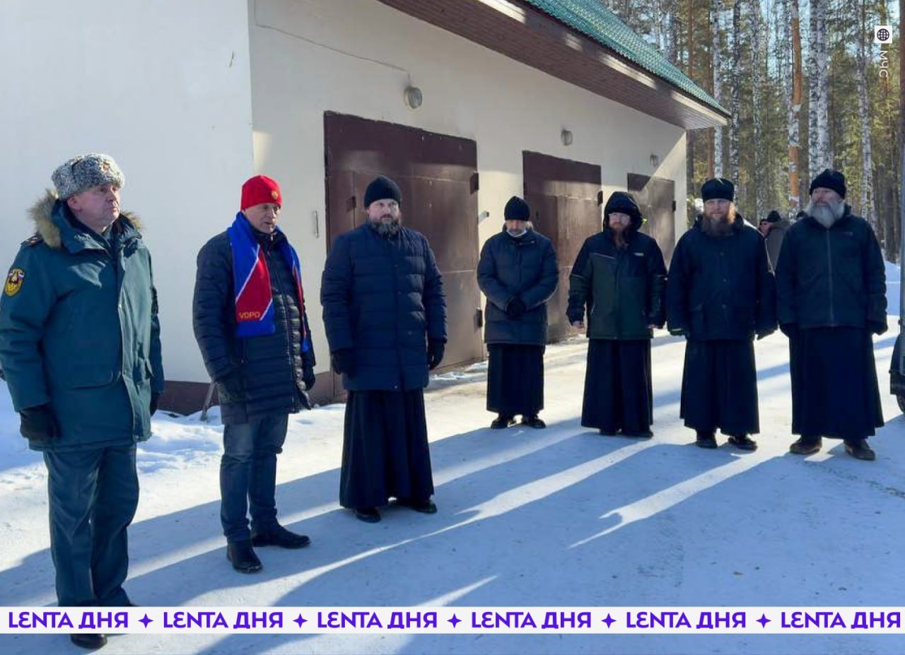 Первую православную пожарную дружину назвали БОБР.   «Братский отряд быстрого реагирования» создали на Урале. В состав новой организации вошли насельники мужского монастыря, прошедшие обучение.   Теперь они самостоятельно могут тушить пожар, тем самым минимизировать ущерб от огня сообщили в МЧС