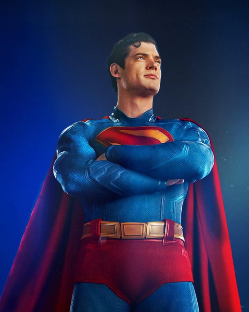  Критики: «Супермен» — отличное начало новой киновселенной DC На Rotten Tomatoes у кинокомикса Джеймса Ганна 86 % положительных отзывов при 147 рецензиях. Критики отмечают, что перед нами добрый и эмоционально насыщенный блокбастер, в котором нашлось место и человеческой уязвимости Кларка Кента, и его супергероизму. По мнению большинства, Ганну удалось создать баланс между современным прочтением персонажа и уважением к его почти вековой истории. Rotten Tomatoes подвёл итоги так: «Фильм совершает героический подвиг — создаёт динамичный новый мир, не забывая о сердце своего героя. Этот „Супермен“ парит высоко, как Человек завтрашнего дня, при этом твёрдо стоящий на земле». Премьера кинокомикса состоится 11 июля. По прогнозам, в США фильм может собрать от $100 до $130 млн в дебютный уикенд. Фото: Warner Bros.