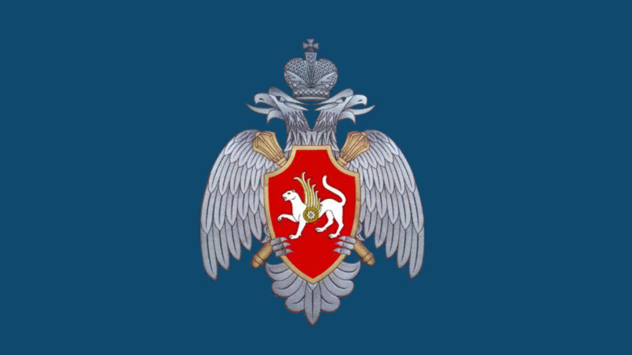 #ЧтоВчераПроизошло? В Татарстане за сутки 11 июня подразделения Государственной противопожарной службы: - реагировали на 9 пожаров, из них 5 — в жилом секторе; - совершили 27 выездов по ложным вызовам, 7 раз выезжали на взаимодействие с другими службами; - 4 раза привлекались для ликвидации последствий ДТП. На водных объектах произошли 2 происшествия. #Прогноз на 12 июня 2025 года по Татарстану: Вечером 12 июня, ночью и днем 13 июня 2025 г. на территории Республики Татарстан и в городе Казани местами ожидаются грозы со шквалистыми усилениями ветра 15-20 м/с, локально до 23 м/с, сильный дождь, локально град. Главное управление МЧС России по Республике Татарстан напоминает: - не бросайте горящие спички и окурки; - следите за исправностью печей и электрооборудования; - выключайте электроприборы на ночь и уходя из дома; - не оставляйте без присмотра детей; - при пожаре звоните 101 или 112. 