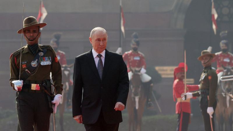 В России уже трудоустроили 70 80 тысяч мигрантов из Индии Порядка 70 80 тысяч рабочих из Индии трудятся в РФ сообщил в интервью РИА Новости индийский посол в России Винай Кумар   telegra ph V Rossii uzhe trudoustroili 70 80 tysyach migrantov iz Indii 12 28