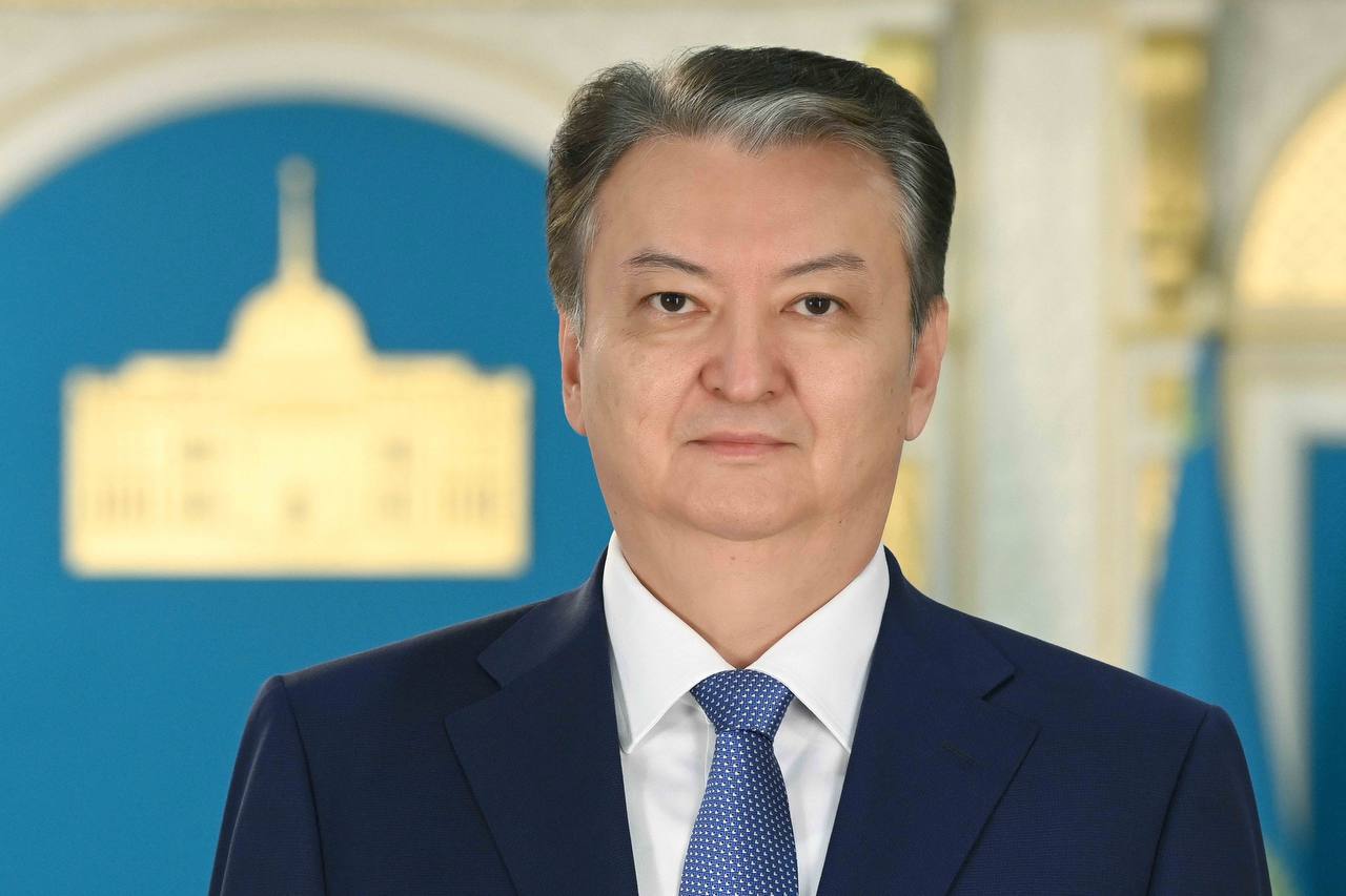 По указу Главы государства Бахытжан Шаймухаметович Сапиев назначен советником Президента Республики Казахстан он освобожден от ранее занимаемой должности baq rus