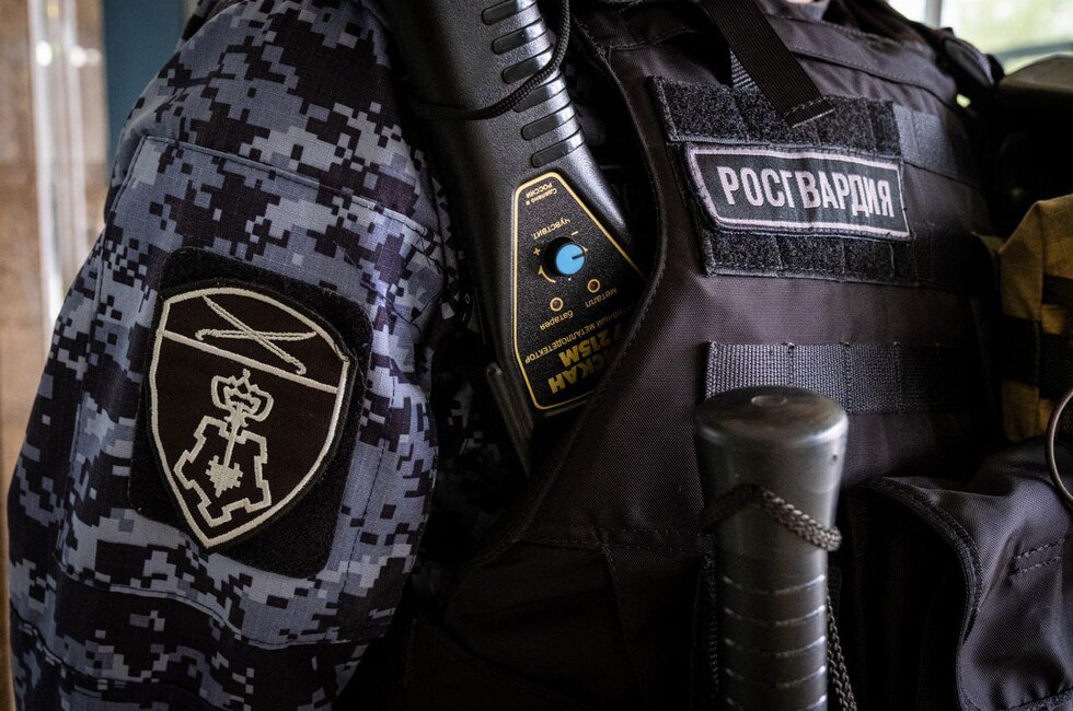 Росгвардейцы ДНР отреагировали на 12 тыс. сигналов тревоги за полгода Сотрудники вневедомственной охраны выполнили более 4 тыс. задач по охране общественного порядка и задержали более 800 нарушителей. #Защитники Читать полностью Подписаться