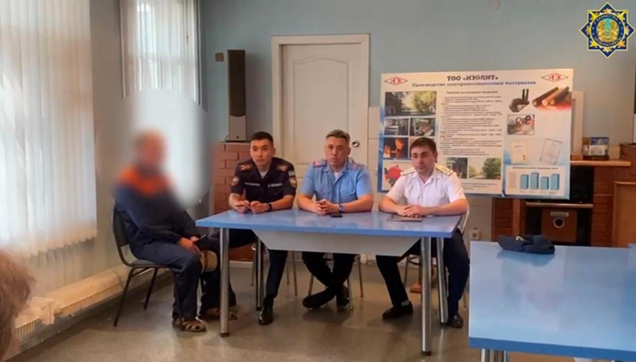 В СКО прокуроры устраивают открытые суды прямо на предприятиях  Прокуратура Северо-Казахстанской области совместно с судами проводит выездные заседания на производственных объектах, сообщает Петропавловск.news.    По словам представителей надзорного ведомства, цель — наглядно показать принцип неотвратимости наказания и воспитать нулевую терпимость к правонарушениям.    На заседаниях разбирают самые частые нарушения:  • загрязнение общественных мест;  • бытовые конфликты;  • вождение в состоянии опьянения;  • распитие алкоголя в общественных местах;  • несоблюдение пожарной безопасности;  • неисполнение судебных актов.  Всего таким образом уже рассмотрено 15 административных дел.  Прокуратура призывает жителей региона соблюдать закон, уважать права окружающих и заботиться о чистоте и порядке.  #СКО #Петропавловск #правопорядок #прокуратура #суд #общество #чистотагорода #пьянствунет #нулеваятерпимость #правонарушения #Петропавловскnews