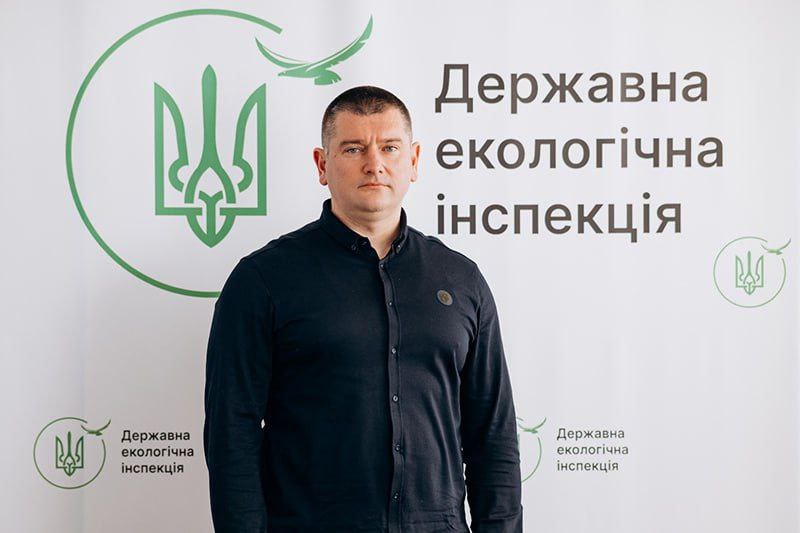 Глава Государственной экологической инспекции Суботенко заявил что нашел 653 тысячи долларов наличными в гараже своей умершей бабушки Так он ответил представителям Национального агентства по предотвращению коррупции которые спрашивали откуда у него такие деньги Охуевший бабкин внук