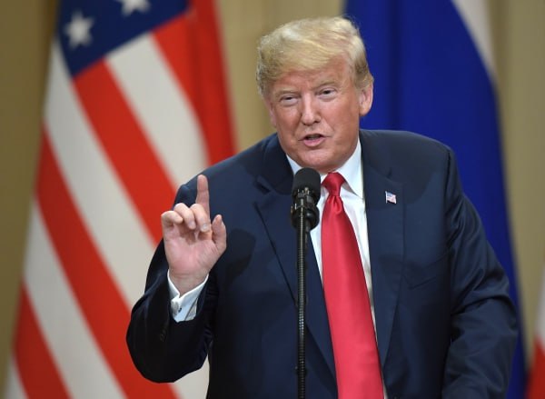 Дональд Трамп заявил о желании Владимира Путина урегулировать украинский конфликт Своё мнение президент США выразил в интервью газете The New York Times Бывали случаи когда у меня с Путиным уже всё было готово но Зеленский не хотел заключать сделку Это шокировало меня Но потом были и обратные ситуации добавил он Трамп также подчеркнул что сделка Соединённых Штатов с киевскими властями по редкоземельным металлам была условием для продолжения Вашингтоном своих усилий по мирному урегулированию конфликта на Украине Подписаться на Говорит Москва Telegram VK MAX