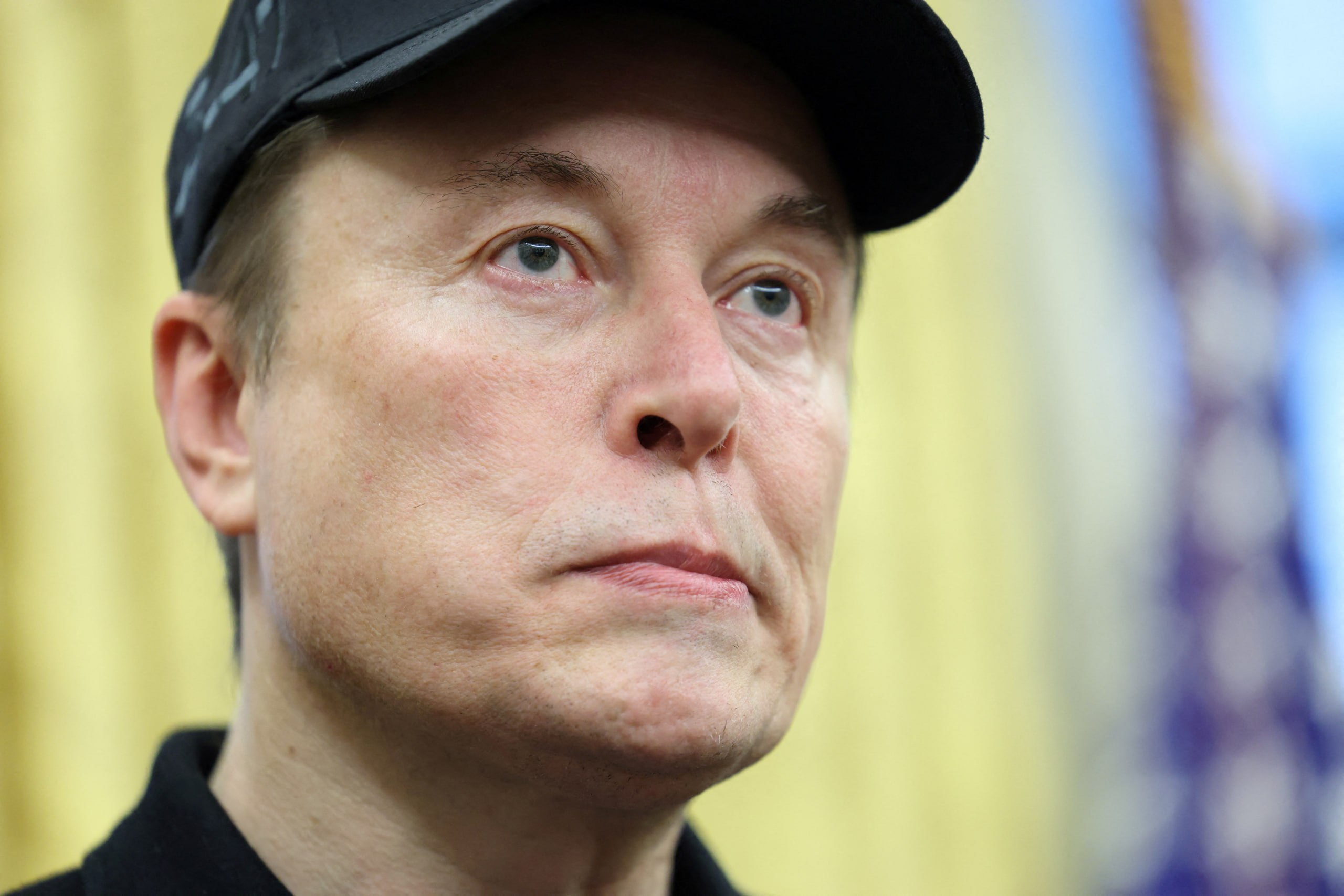 Илон Маск употреблял наркотики активнее, чем считалось ранее, сообщает The New York Times со ссылкой на источники. В период предвыборной кампании Трампа, по данным издания, Маск злоупотреблял кетамином, иногда смешивая его с другими веществами, а также принимал экстази и психоделические грибы на приватных вечеринках. Это привело к проблемам со здоровьем: бизнесмен стал агрессивнее, его настроение резко менялось, а также у него появилась одержимость желанием иметь больше детей. Подписывайся на «Базар» --------------------------------- YouFast VPN™ Купить крипту AML бот