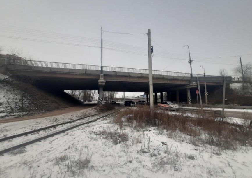 В Улан-Удэ ремонт Нового моста обойдется в полтора миллиарда рублей  Госэкспертиза одобрила проект капитального ремонта моста и путепровода по проспекту Автомобилистов в Улан-Удэ, известного горожанам как «Новый мост». Сметная стоимость капремонта путепровода оценивается в более 500 млн. рублей, моста – около 1 млрд. рублей. Эти деньги еще предстоит найти. #Бурятия  Подробности в «Номер один»       Сообщить нам свою новость можно по кнопке:       Письмо в редакцию