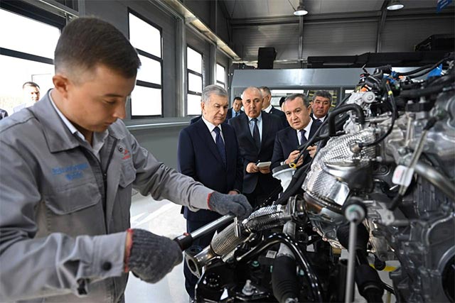 Шавкат Мирзиёев ознакомился с Школой автомобильной инженерии в Джизаке Президент Узбекистана Шавкат Мирзиёев посетил Школу автомобильной инженерии при Джизакском политехническом институте где ознакомился с образовательными программами и практическим обучением студентов English O zbek tilida Ўзбек тилида На русском iOS Android