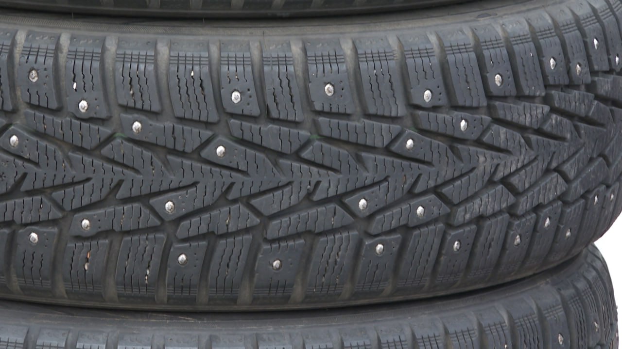 Волжанин лишился 140 тысяч рублей при покупке колес для авто через интернет 51 летний мужчина заказал их по выгодной цене лжепродавец рассказал условия сделки в мессенджере и запросил предоплату После перевода денег и получения трек номера потерпевший внес оставшуюся часть суммы однако товар так и не был доставлен в срок При проверке выяснилось что отправку отменили а деньги украли ℹ Полиция предупреждает что заниженная цена частый признак мошенничества Подписаться Перейти на сайт MAX