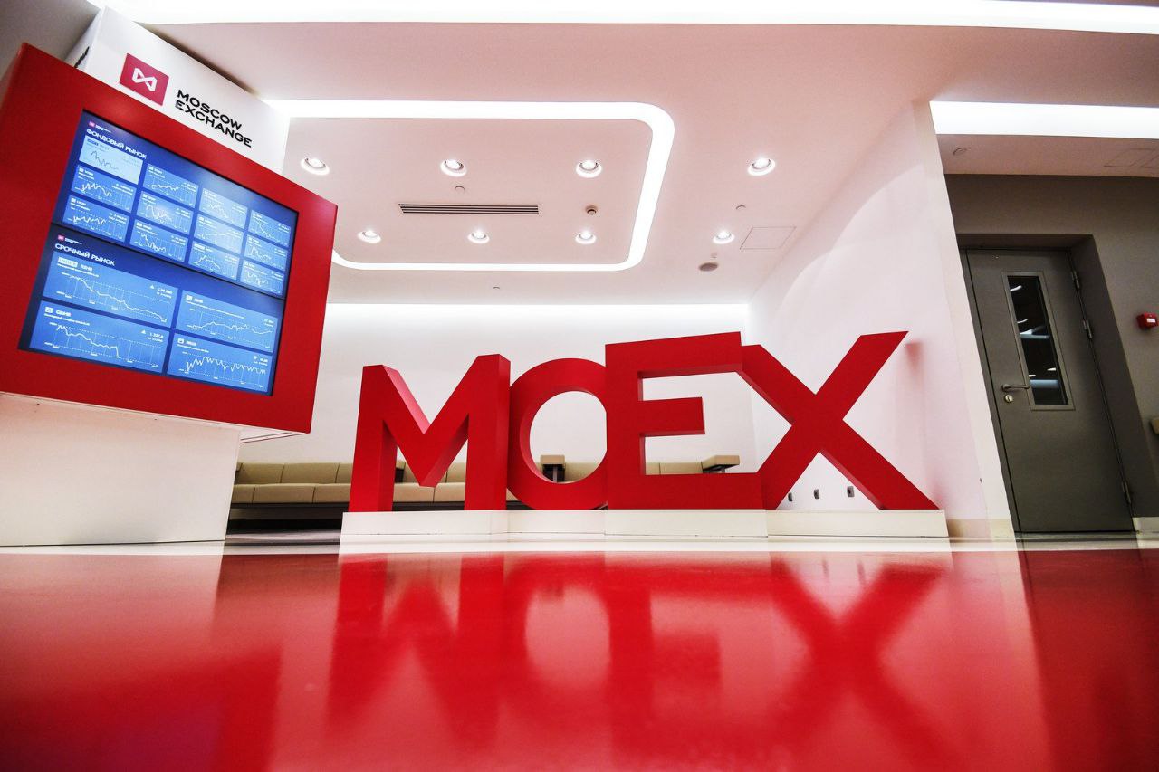 MOEX ии Московская биржа будет развивать сервисы для частных клиентов основанные на генеративном искусственном интеллекте ИИ сообщил представитель площадки