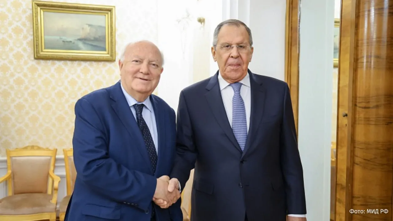 Сергей Лавров призвал представителя генсека ООН отреагировать на гонения на УПЦ сообщили в МИД РФ В ходе визита Высокого представителя Генерального секретаря ООН по Альянсу цивилизаций Мигеля Моратиноса глава МИД РФ напомнил о ситуации связанной с гонениями на каноническую православную церковь на Украине Выражена надежда что АЦ под руководством Моратиноса внесёт вклад в нейтрализацию острых вызовов современности характеризующихся дефицитом доверия и усилением фрагментации в условиях нарастания международной напряжённости написали в ведомстве Больше новостей IZ RU в MAX
