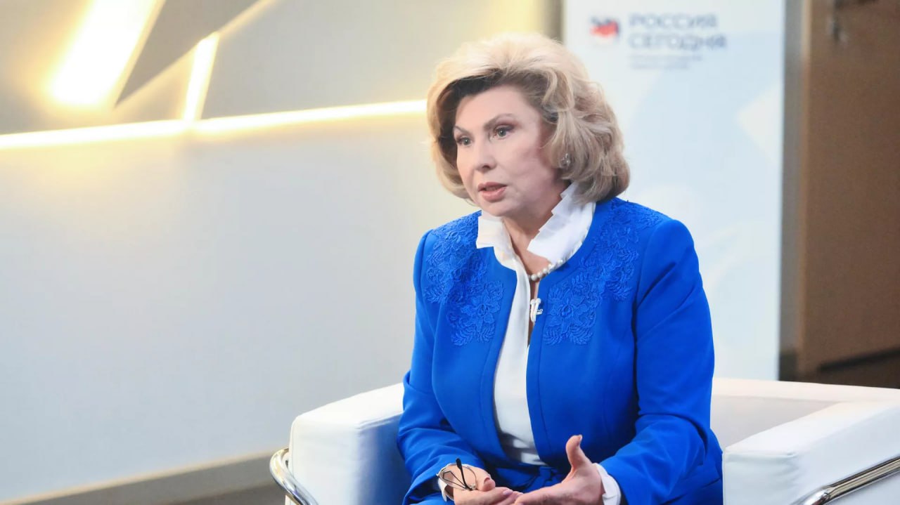 Уполномоченный по правам человека в РФ Татьяна Москалькова надеется, что в ходе возможных переговоров в Турции положительно решится вопрос о возвращении в Россию из Сум 53 удерживаемых Киевом жителей Курской области. #СумскаяОбласть #Заложники #ВСУ Подписывайтесь на "Донбасс решает".