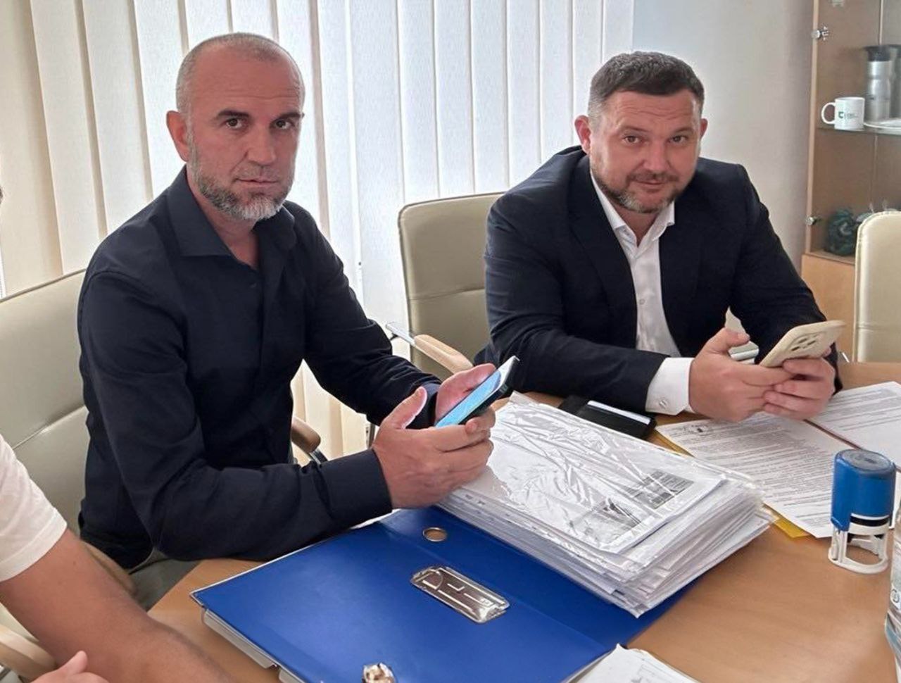 В Молдове задержаны журналист и политик Габриел Кэлин председатель партии Христианско социальный союз Молдовы Ранним утром у него были проведены обыски Кроме того был задержан блогер Виталий Флоря являющийся членом партии Кэлина Ранее сообщалось что у него прошли обыски