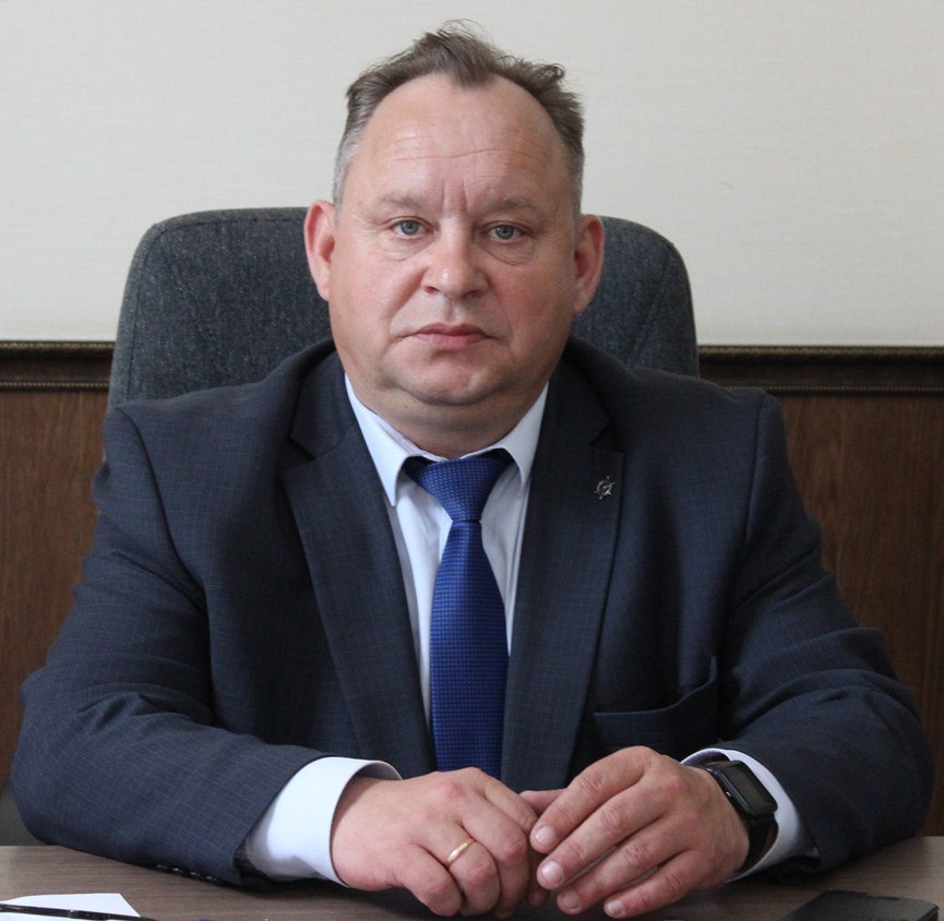 Назначение Анатолия Володина директором свердловского областного медицинского колледжа укрепило тренд на переток оренбуржцев в Свердловскую область До этого управленцы из Оренбурга перешли на различные посты в свердловский Минздрав и в министерство образования Напомним Володин в 2022 2025 годах руководил оренбургским медицинским колледжем