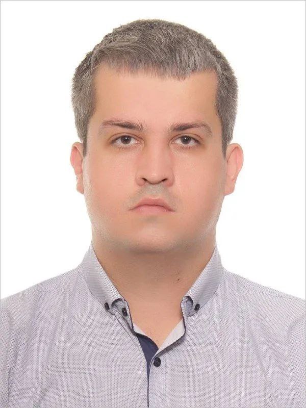В правительстве Ростовской области произошло очередное кадровое изменение. Заместителем министра строительства, архитектуры и территориального развития Дона назначен Глеб Мельников. Об этом сообщили в пресс-службе областного минстроя. Соответствующий указ подписал врио губернатора Юрий Слюсарь. Глеб Мельников приступил к своим обязанностям на посту замминистра с сегодняшнего дня. Напомним, с 2021 года Глеб Мельников возглавлял департамент архитектуры и градостроительства в администрации Ростова-на-Дону. До этого работал в территориальном управлении Федерального агентства по управлению госимуществом по Ростовской области.