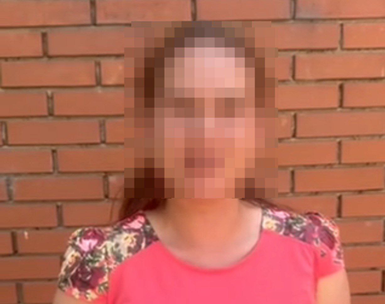 На пьяную мадам, которая оседлала памятник в честь павших, завели дело о реабилитации нацизма В ночь на 20 июня на улице Смолина города Улан-Удэ пьяная женщина осквернила памятник, посвящённый красногвардейцам и партизанам, павшим в боях за освобождение Верхнеудинска в 1920 году от японо-американских интервентов и семеновских банд. Следственным отделом по Советскому району г. Улан-Удэ СУ СК России по Республике Бурятия по данному факту возбуждено уголовное дело по ч. 3 ст. 354.1 УК РФ, о реабилитации нацизма. Наказывается штрафом до 3 млн рублей, обязательными работами или лишением свободы до 3 лет. В ближайшее время следователь приступит к допросу подозреваемой. Новости Бурятии