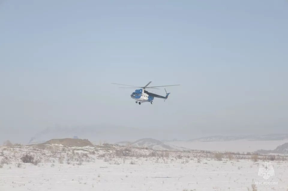 Более 15 тысяч жилых домов может подтопить во время паводка в Алтайском крае  Сотрудники регионального главка МЧС и специалисты института водных и экологических проблем Сибирского отделения РАН оценили снегозапасы в горах и сделали прогноз развития паводковой ситуации. Территории Змеиногорского, Третьяковского и Чарышского районов Алтайского края исследовали с воздуха.   На данный момент количество подверженных воздействию паводковых вод районов увеличилось с 35 до 49. Подтоплению подвержено более 15 тысяч жилых домов.    ТОЛК