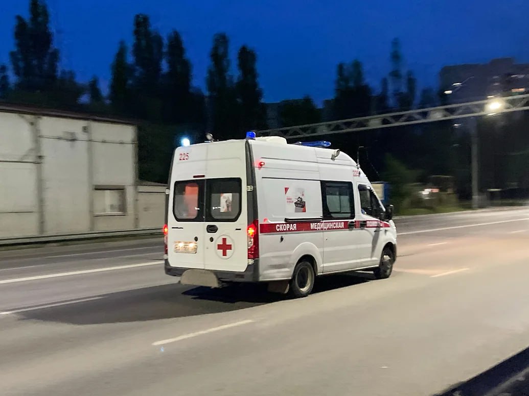 Двое детей пострадали при взрыве газа в частном доме в Северной Осетии Хлопок газа произошел в частном доме в селе Предгорном Моздокского района Северной Осетии пострадали двое одиннадцатилетних детей сообщил КрыльямTV информированный источник По его словам инцидент произошел вечером 16 ноября на кухне возле камина Мальчикам потребовалась госпитализация КрыльяTV теперь в MAX Подписывайтесь чтобы не пропустить главное