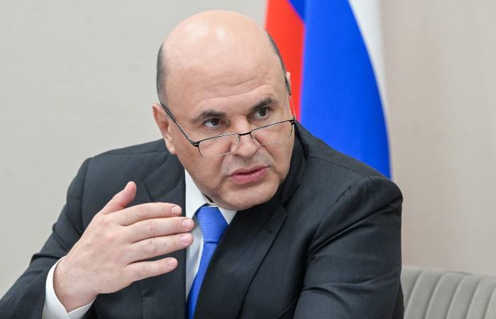 В 2025 году на реконструкцию правобережных очистных сооружений в Улан Удэ будет дополнительно направлено 245 3 млн рублей Распоряжение о перераспределении средств на эти цели подписал премьер России Михаил Мишустин Комментируя принятое решение на заседании Правительства 11 сентября Михаил Мишустин отметил что такие вложения в инфраструктуру крайне важны как для местных жителей так и для туристов число которых растёт Опережающие темпы федерального финансирования дадут возможность дополнительных объемов работ на первом этапе реконструкции очистных сооружений Также это подчеркивает что несмотря на все проектные и технологические трудности очистные будут построены в обязательном порядке Молодёжь и семьи с детьми прибывают на Байкал чтобы отдохнуть на одном из красивейших озёр и нужно обеспечить самый современный уровень очистки вод в этих местах подчеркнул председатель правительства России