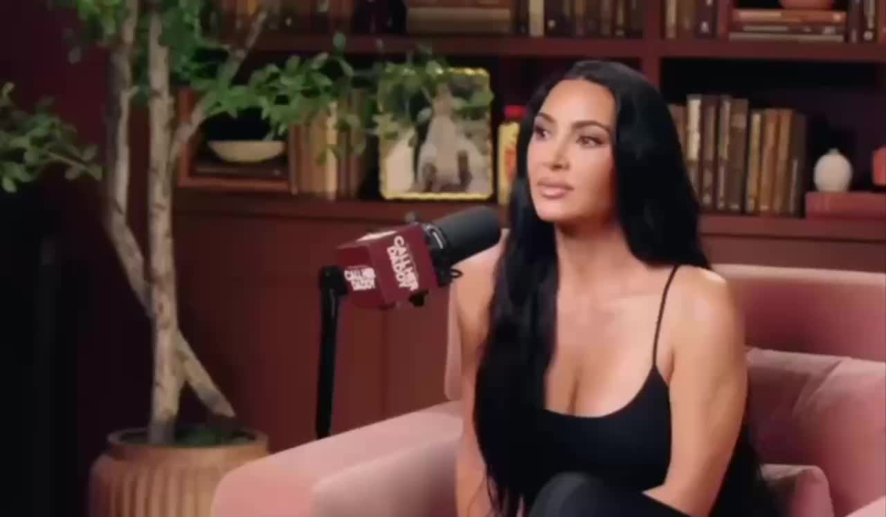 Ким Кардашьян раскрыла детали развода с Канье Уэстом в подкасте Call Her Daddy