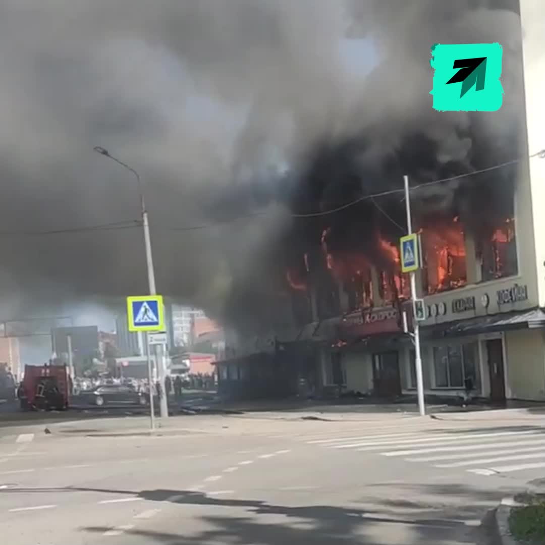 Крупный пожар в ТЦ «Пионер» в Королёве: экстренные службы на месте