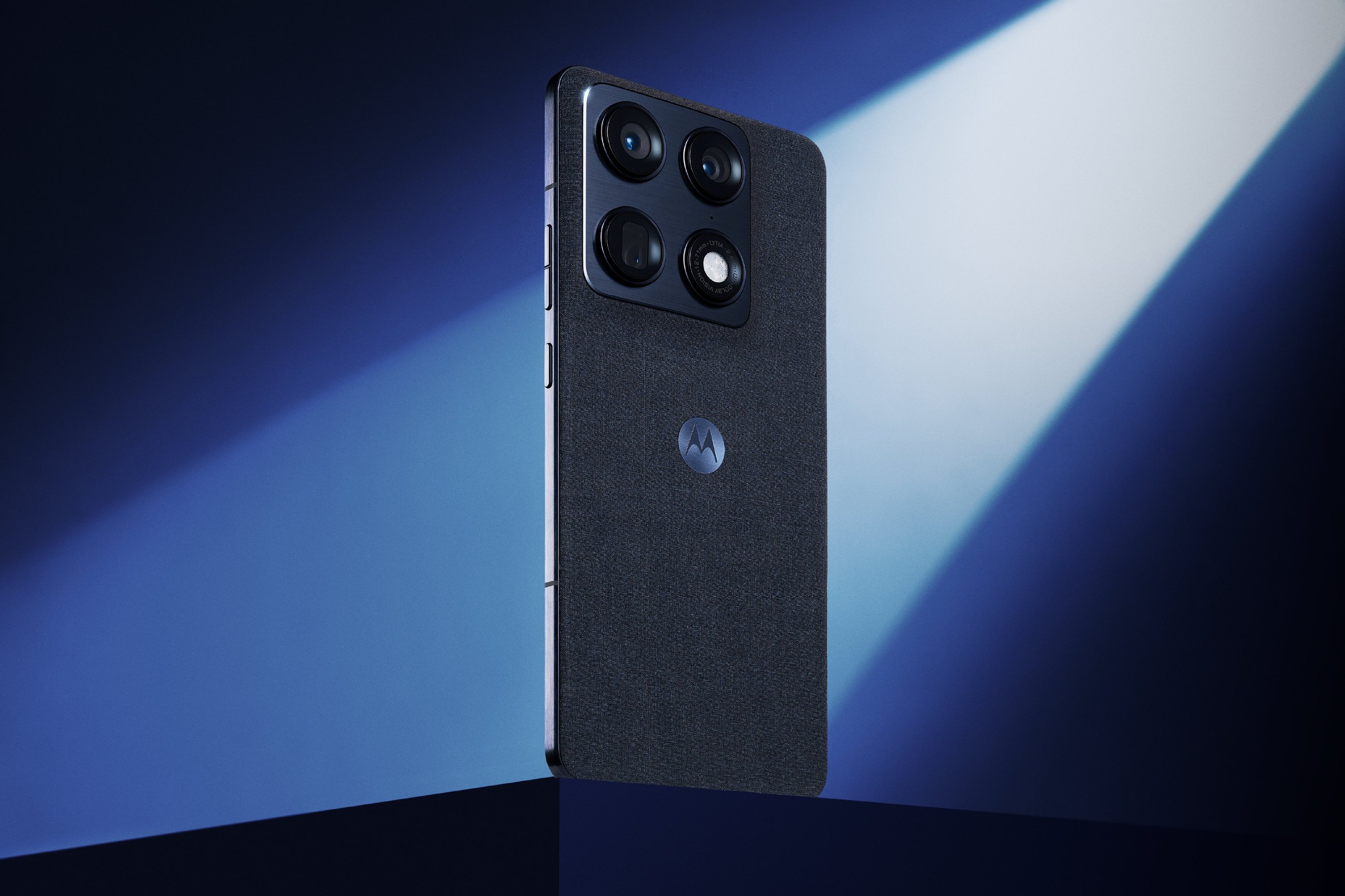 Анонс Motorola Signature дизайнерский флагман на Snapdragon 8 Gen 5 Сбалансированный смартфон с четырьмя 50 Мп камерами звуком Bose 165 Гц экраном и топовой водозащитой Подробнее mt today en1h8t