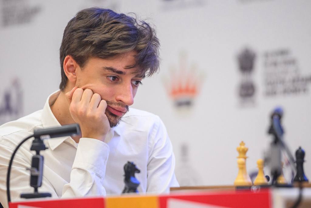 Даниил Дубов покидает Кубок мира Российский гроссмейстер уступил Сэму Шенкленду на тай брейке 1 8 финала со счётом 0 2   Ph FIDE chessgames