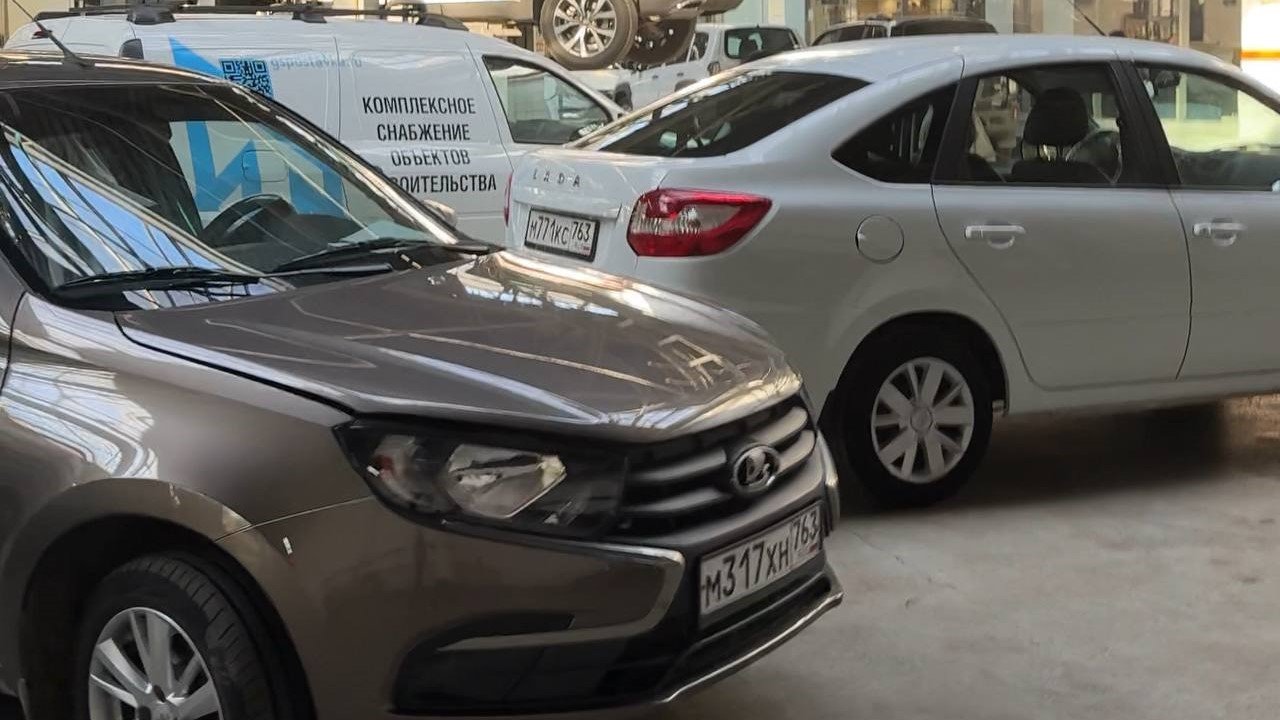 АвтоВАЗ проведет дополнительную проверку LADA Granta 2025 года Пресс служба Тольяттинского автозавода сообщает что компания инициирует дополнительную проверку отдельных модификаций LADA Granta произведенных с 6 июня по 26 ноября 2025 года в рамках превентивных мер по подтверждению потребительских характеристик oboz info avtovaz provedet dopolnitelnuyu proverku lada granta 2025 goda