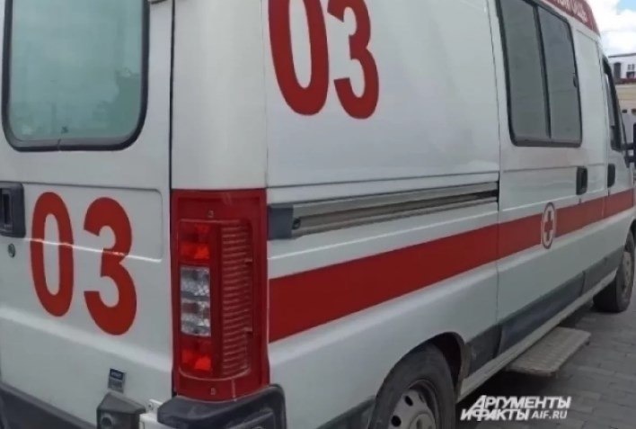 На полигоне ТБО в Башкирии разнорабочего насмерть придавило тюком картона На полигоне ТБО в Ишимбайском районе произошел смертельный несчастный случай, сообщает Гострудинспекция Башкирии. 42-летнего работника ООО «Эко-Сити» насмерть придавило тюком картона.  Трагедия произошла вечером 27 июня. На мужчины с высоты двух метров упали три тюка картона, один из которых придавил его. От полученных при этом травм пострадавший скончался на месте происшествия.  «В ходе расследования будут  определены обстоятельства и причины случившегося», - говорится в сообщении.