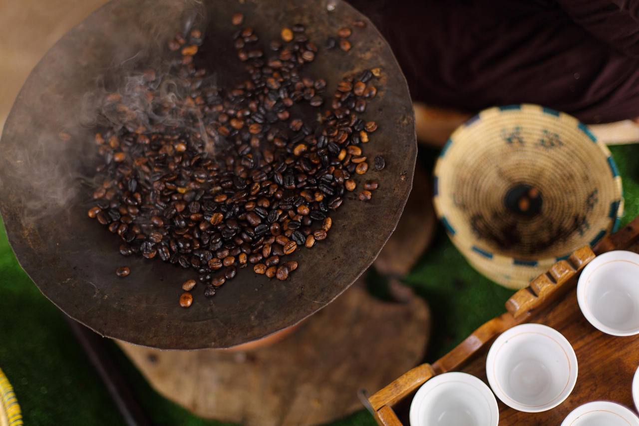 Бразилия в октябре поставила в Россию кофе на рекордную сумму для одного месяца 74 4 млн сообщило агентство РИА Новости со ссылкой на данные бразильской таможни При этом стоимость поставок выросла почти в шесть раз в месячном выражении и на 30 в годовом В результате Россия была седьмым основным импортером кофе из Бразилии Лидером стала Германия с 267 3 млн Валерий Беликов ДП Подписаться на ДП в Telegram MAX