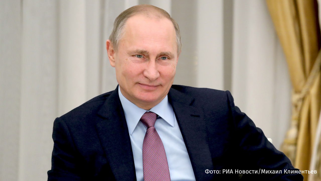 Владимир Путин назвал Премию "МУЗ-ТВ" одной из самых престижных в отечественной эстраде и поздравил всех причастных к ней. "За прошедшие годы ваш замечательный праздник стал большим событием в культурной жизни, объединил на концертных площадках как признанных звезд, так и талантливую молодежь", — заявил Путин. Президент подчеркнул, что премия подарила артистам прекрасную возможность заявить о себе на всю страну, а ее зрителям самостоятельно отдать голос за победителя. Напомним, юбилейная 20-я "Премия МУЗ-ТВ" пройдет на "Live Арене" 7 июня. Буст Отправить новость